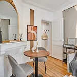 Pales - 1 chambre à Vaugirard
